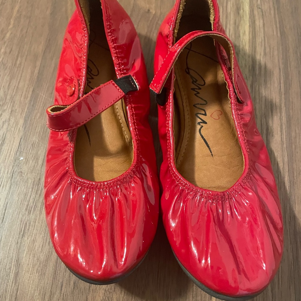 Pretty red shoes ❤️ - Picture 3 of 3